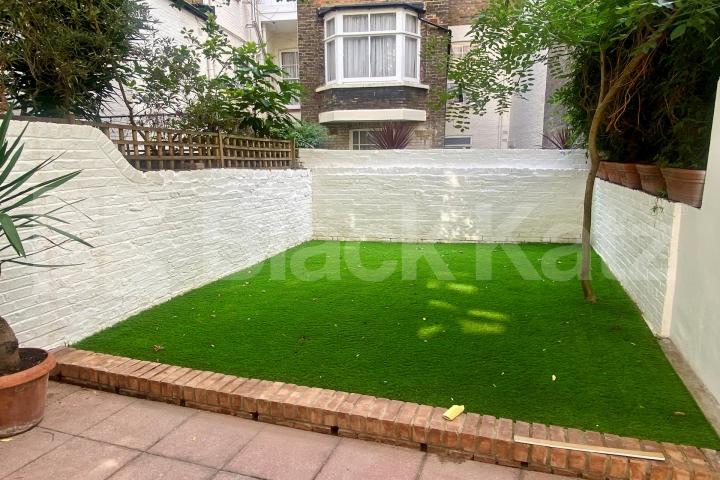 Stunning newly refurbished two bedroomed garden flat  Tachbrook Street, Pimlico / Victoria